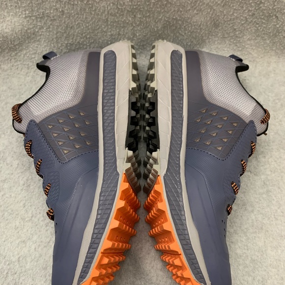 UNDER ARMOUR - Picture 5 of 6